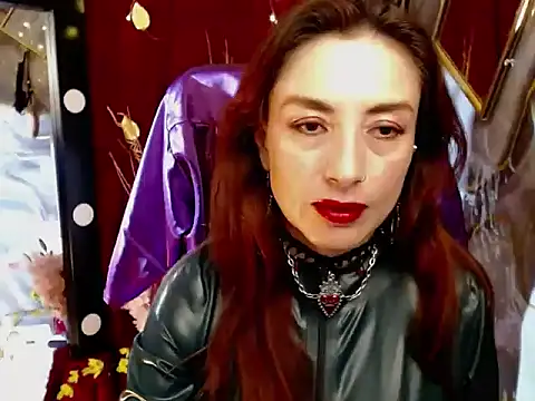 Queenscarlettsecret online show from June 2026 05:40:02 PM
