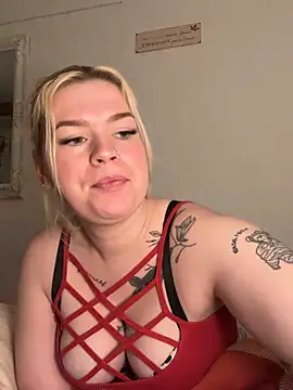 BlondeChaya online show from April 2026 10:10:01 AM