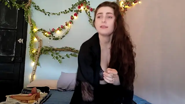 missclochette online show from May 2026 12:01:02 PM
