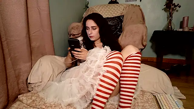missclochette online show from June 2026 12:03:02 PM
