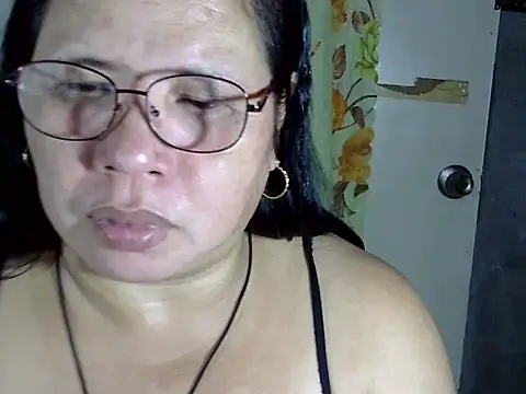 HottyCurlyPeanut online show from April 2026 01:57:02 PM