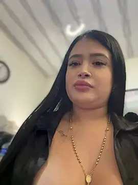 Snapshot of Sara_fun chatting on March 2025 04:37:02 PM Sara fun online show from March 2025 04:37:02 PM