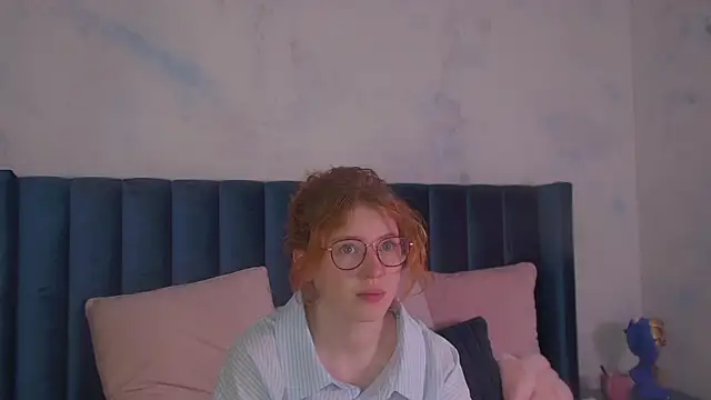 LauraDennis online show from May 2026 04:39:01 AM