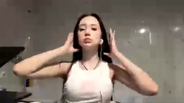 katethecutest online show from April 2026 12:19:02 PM