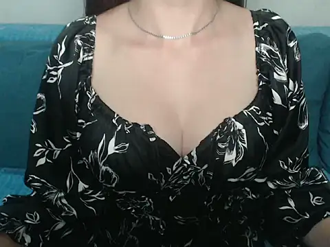Evelyn Fannie online show from June 2026 08:39:02 PM