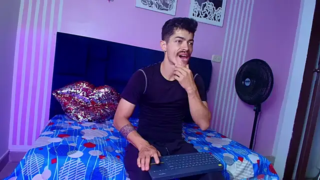 taylor Stele online show from June 2026 07:35:02 PM