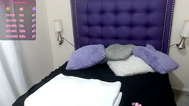 lunadreadd online show from June 2026 10:34:01 PM