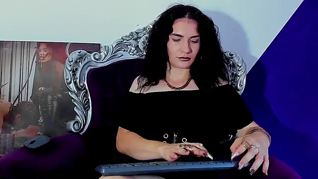 Snapshot of MistressKasandra chatting on July 2026 04:07:01 AM MistressKasandra online show from July 2026 04:07:01 AM