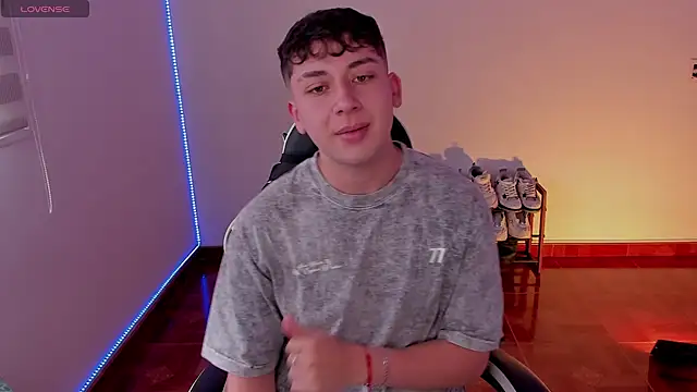 OLIVER K online show from April 2026 08:31:02 PM