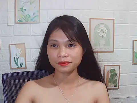 -Lucie-e online show from June 2026 02:01:01 AM