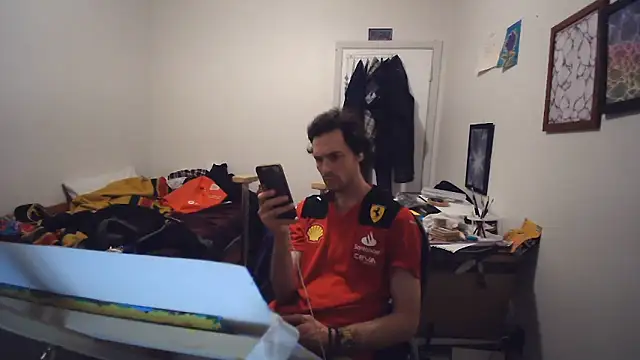 JohnnyMoves online show from May 2026 01:33:02 AM