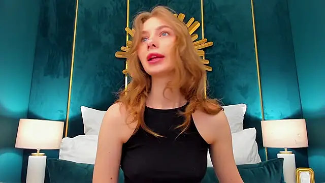 EricaLow online show from May 2026 05:04:01 AM