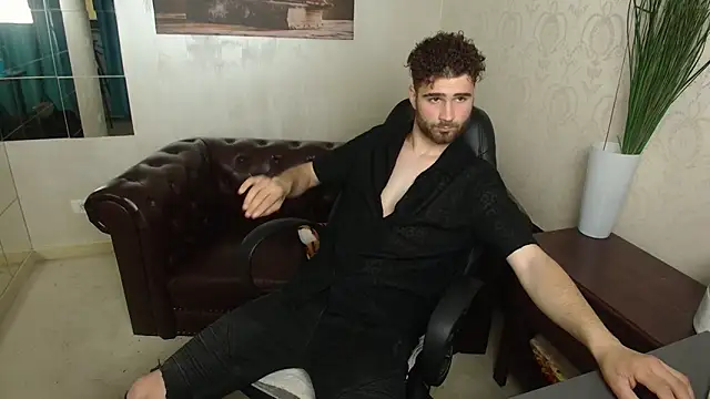 KyloEast online show from May 2026 04:06:02 AM