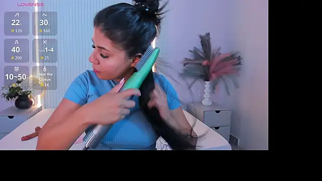 LucyWild8 online show from May 2026 08:17:01 PM
