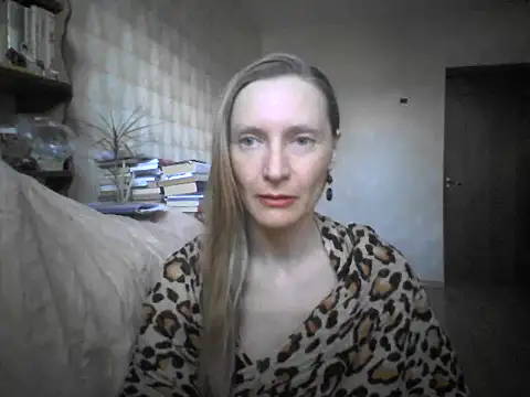 LunaBelle8 online show from April 2026 02:33:01 PM