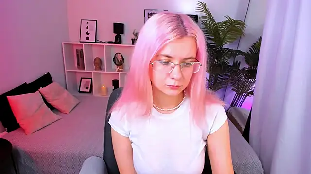 RoxySun  online show from May 2026 04:45:02 PM