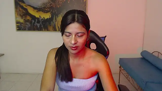 Lady isabella  online show from April 2026 01:17:01 PM
