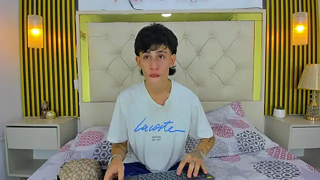 Just18Jake  online show from May 2026 12:17:01 AM