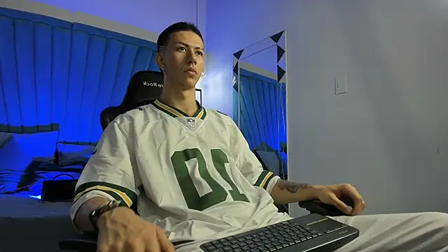 OliverThompsonJS online show from May 2026 05:48:02 AM