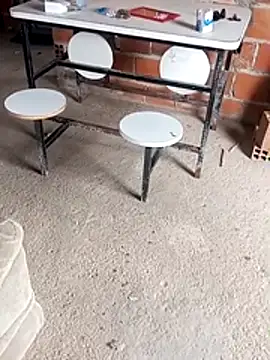  - - -larissa - - - online show from April 2026 10:36:01 AM