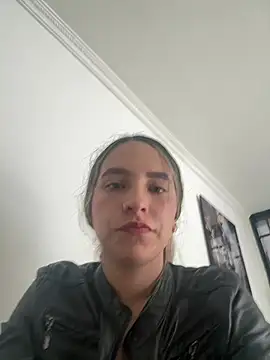 JUANITA07 online show from April 2026 01:10:02 PM