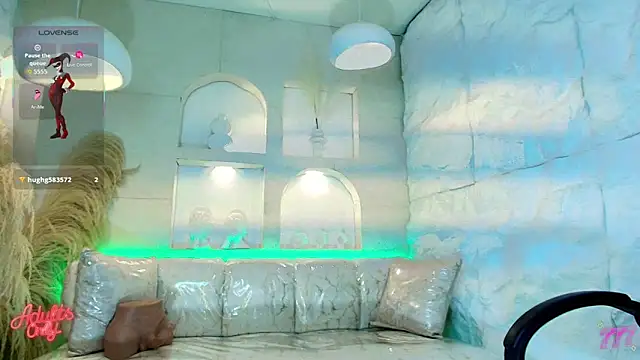 Moon Red r online show from April 2026 01:09:02 AM