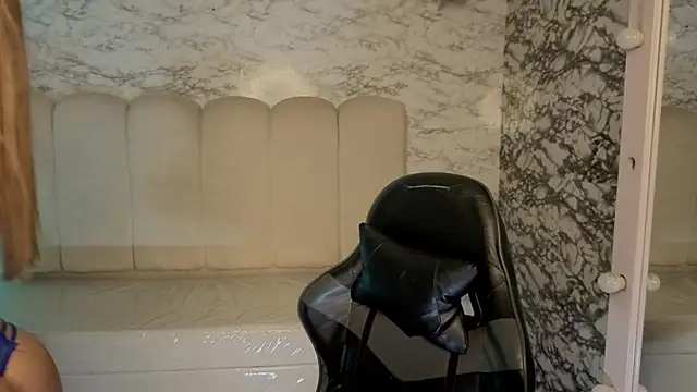 Steffany v online show from April 2026 09:27:01 PM