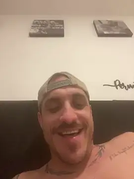 john carioca18 online show from April 2026 04:22:02 PM