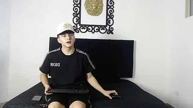 LunayDream online show from May 2026 12:22:02 PM