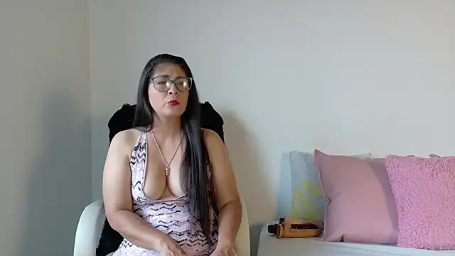 Camila model25 online show from May 2026 04:04:01 PM