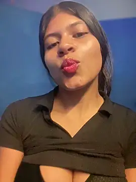 Snapshot of ElahiaMarquez chatting on May 2026 10:30:01 PM ElahiaMarquez online show from May 2026 10:30:01 PM