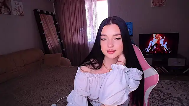 yoursLina online show from May 2026 09:06:02 AM