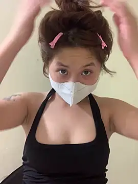 Ninaa18 online show from May 2026 05:39:01 PM