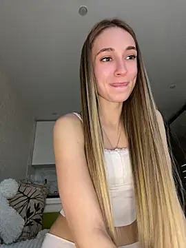 EllaMist online show from May 2026 02:35:01 PM
