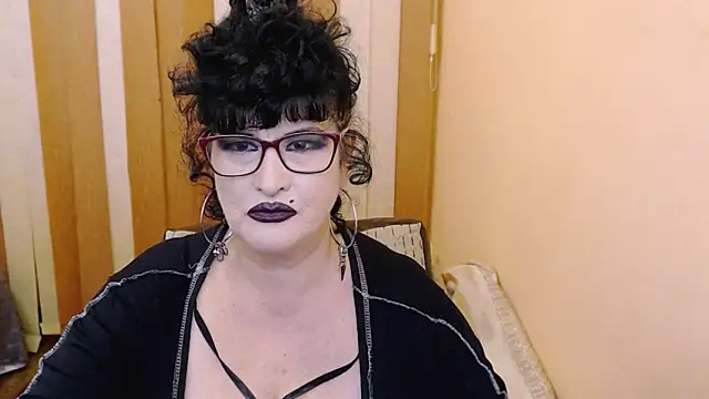 Snapshot of QuuenOfSin chatting on February 2025 01:34:01 AM QuuenOfSin online show from February 2025 01:34:01 AM