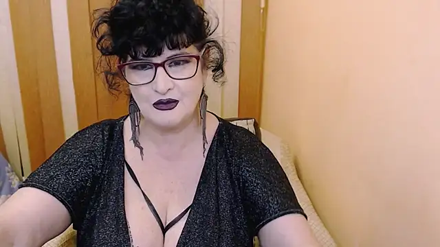 Snapshot of QuuenOfSin chatting on February 2025 02:17:01 AM QuuenOfSin online show from February 2025 02:17:01 AM