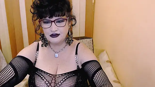 Snapshot of QuuenOfSin chatting on February 2025 10:54:01 PM QuuenOfSin online show from February 2025 10:54:01 PM