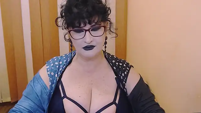 Snapshot of QuuenOfSin chatting on November 2025 08:18:01 PM QuuenOfSin online show from November 2025 08:18:01 PM