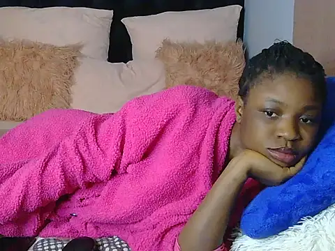 julianaa19 online show from April 2026 04:56:02 PM