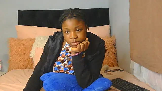 julianaa19 online show from May 2026 04:57:04 PM