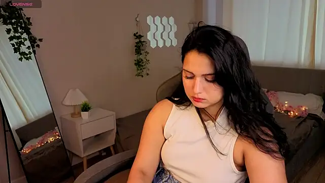 Snapshot of Vivien_Ross chatting on July 2026 11:59:02 PM Vivien Ross online show from July 2026 11:59:02 PM