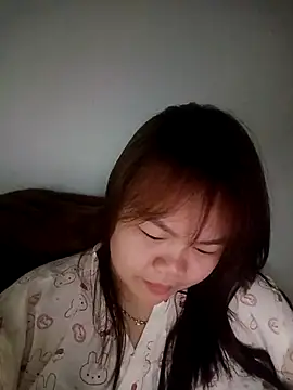 Truxcy1 online show from May 2026 02:11:01 PM