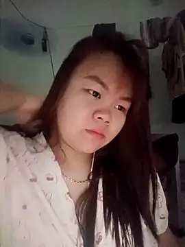 Truxcy1 online show from May 2026 12:49:01 AM