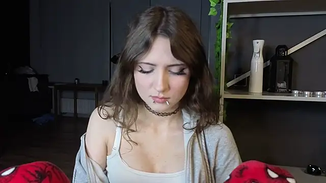 lovergirl4me online show from June 2026 06:57:01 PM