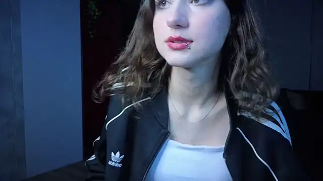 lovergirl4me online show from June 2026 09:41:01 PM