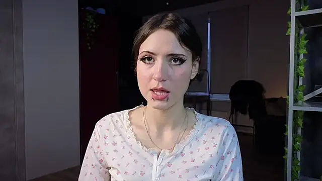 lovergirl4me online show from June 2026 05:08:01 PM