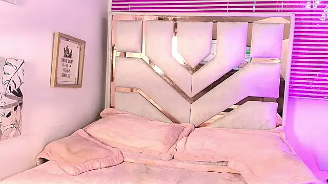 Milf vero online show from April 2026 02:40:01 PM