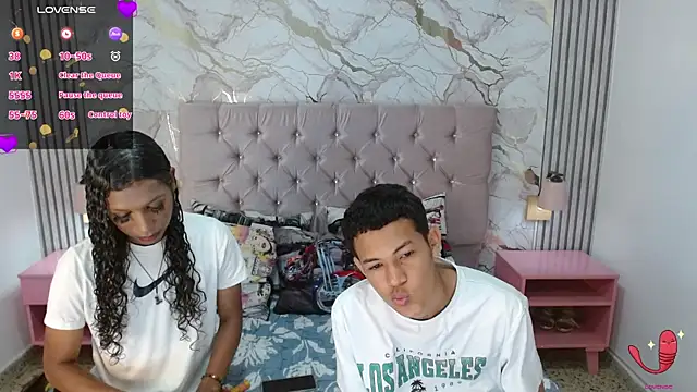 Mia Hiills online show from May 2026 12:44:02 PM
