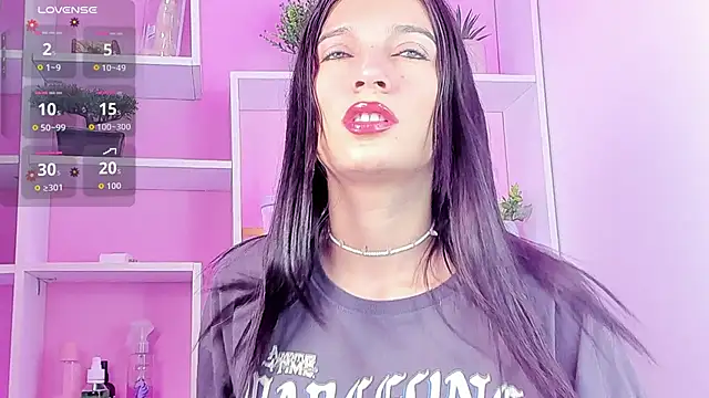 Snapshot of MilaWhitte chatting on June 2026 04:42:01 PM MilaWhitte online show from June 2026 04:42:01 PM