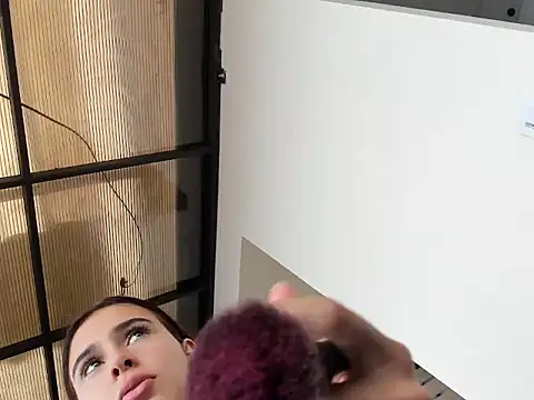 Cor4line online show from April 2026 07:38:02 PM